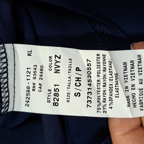 NWT Dickies Xtreme Stretch Scrub Top Contemporary Sizr Small - Picture 10 of 10